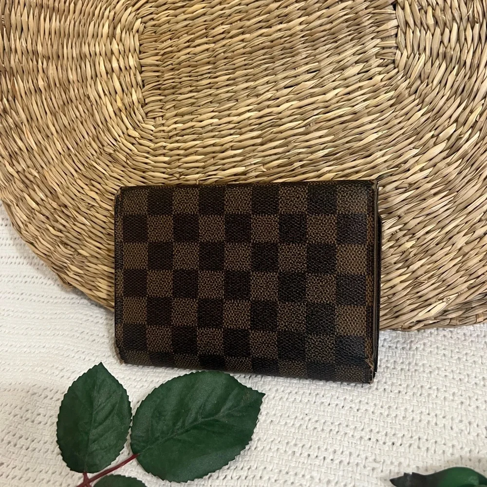 Louis Vuitton Trifold Wallet in signature Damier Ebene